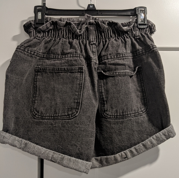 SOLD Faded black Paperbag mom shorts - Picture 3 of 3